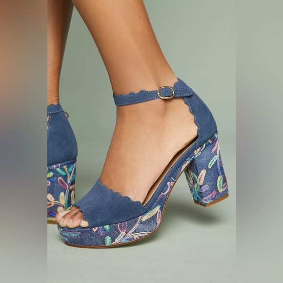 Anthropologie Scalloped Platform Heels (Size 41) - Picture 3 of 16